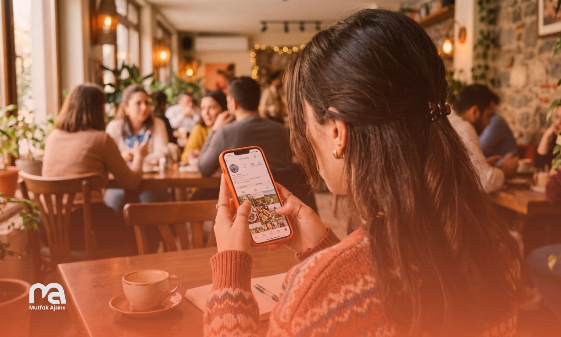 Instagram’da Birinin Profiline Sürekli Bakmak Önerilenlere Çıkmasına Neden Olur mu?